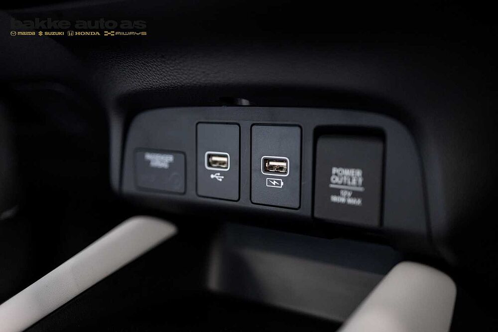 Honda JAZZ 1,5 i-MMD Executive eCVT 5d