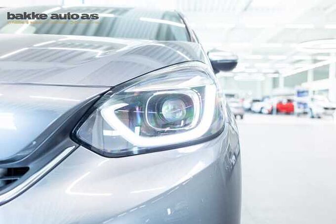 Honda JAZZ 1,5 i-MMD Executive eCVT 5d